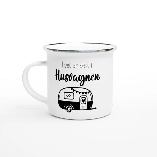 Emaljmugg med texten 'Livet är bäst i husvagnen', perfekt för camping och husvagnsliv